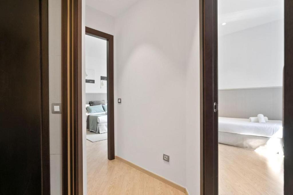 Fisa Rentals Gran Via Apartments Barcelona Eksteriør billede