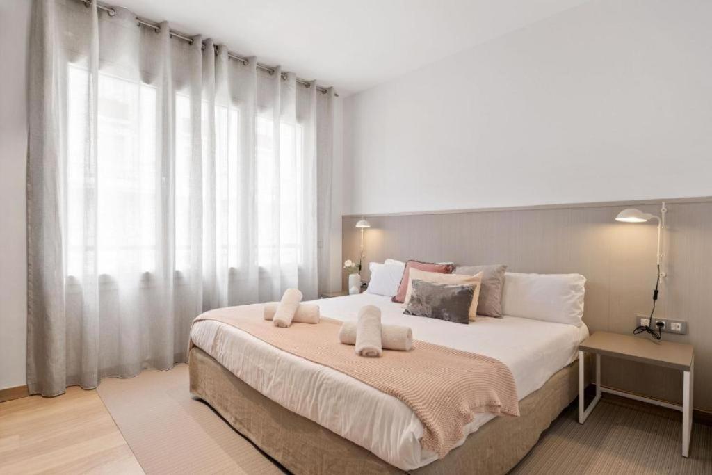 Fisa Rentals Gran Via Apartments Barcelona Eksteriør billede