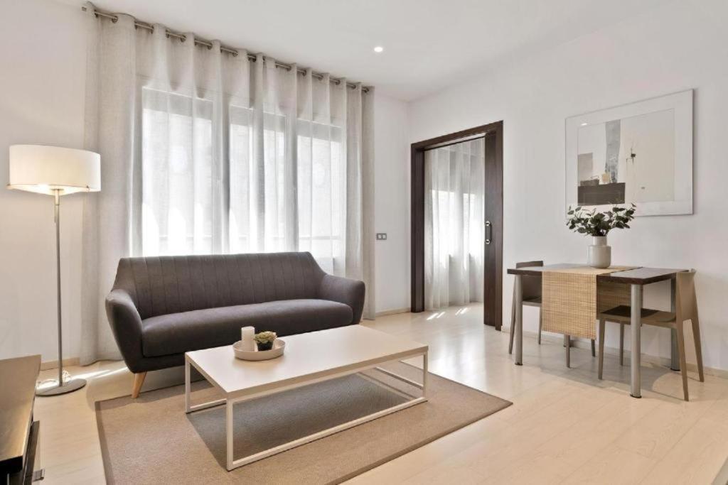 Fisa Rentals Gran Via Apartments Barcelona Eksteriør billede