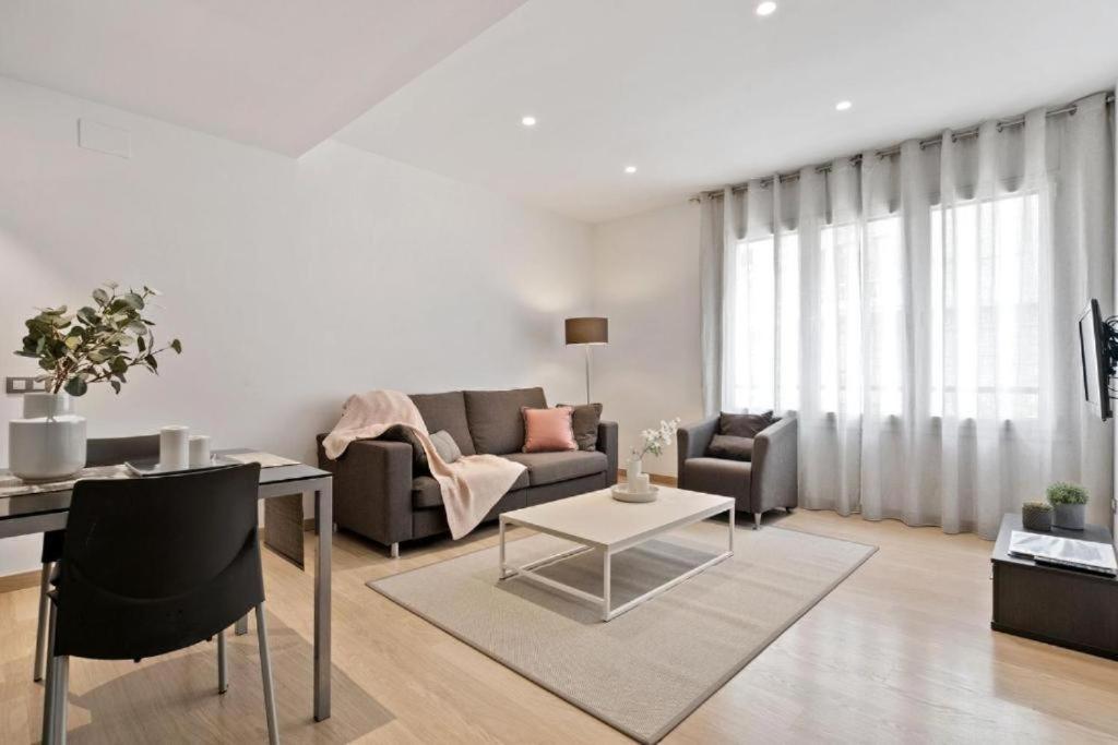 Fisa Rentals Gran Via Apartments Barcelona Eksteriør billede